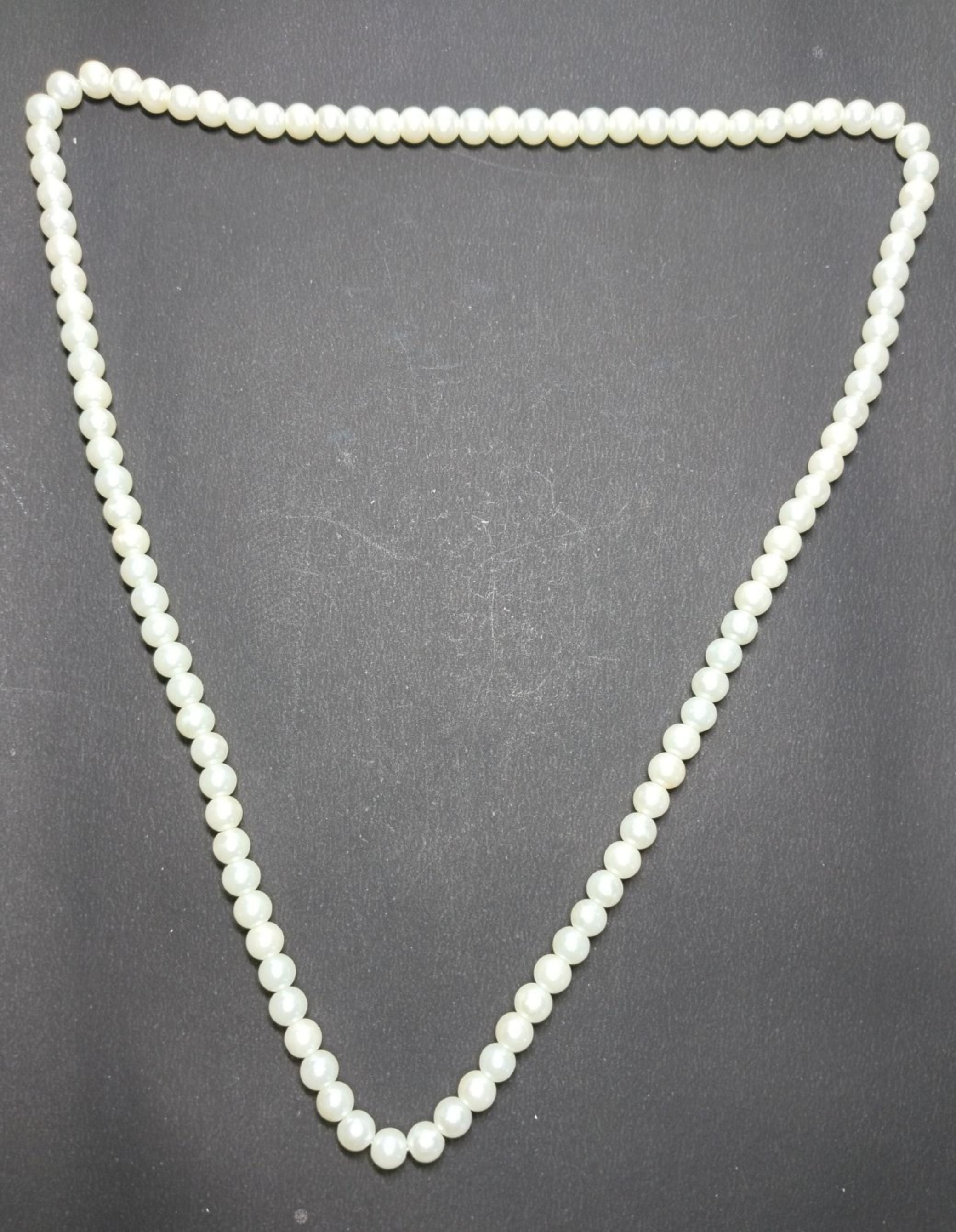 
      Buy Pearl Necklace Mala Made of Original Sachche Moti
 - Aakarshans