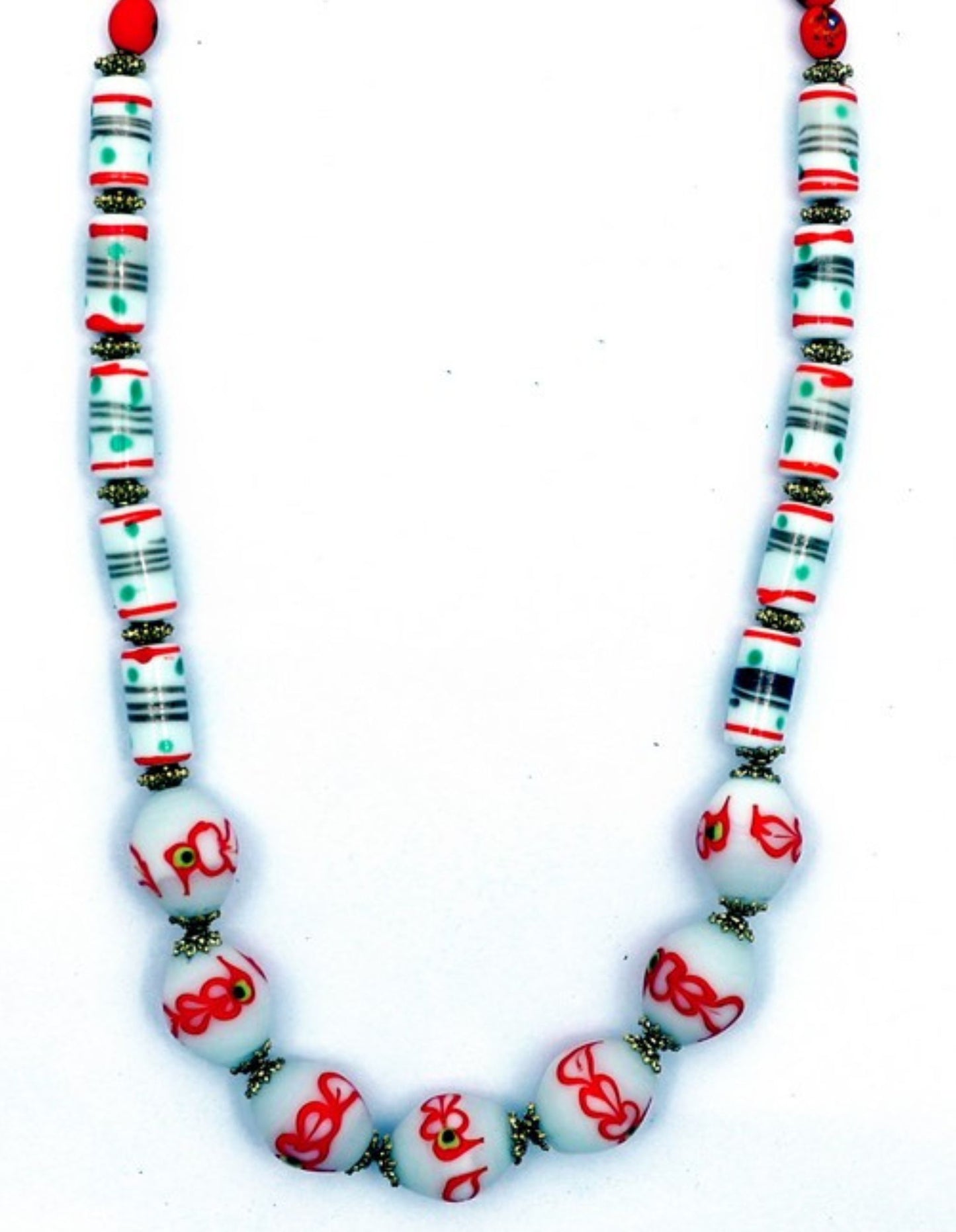 Red & white design  beads necklace